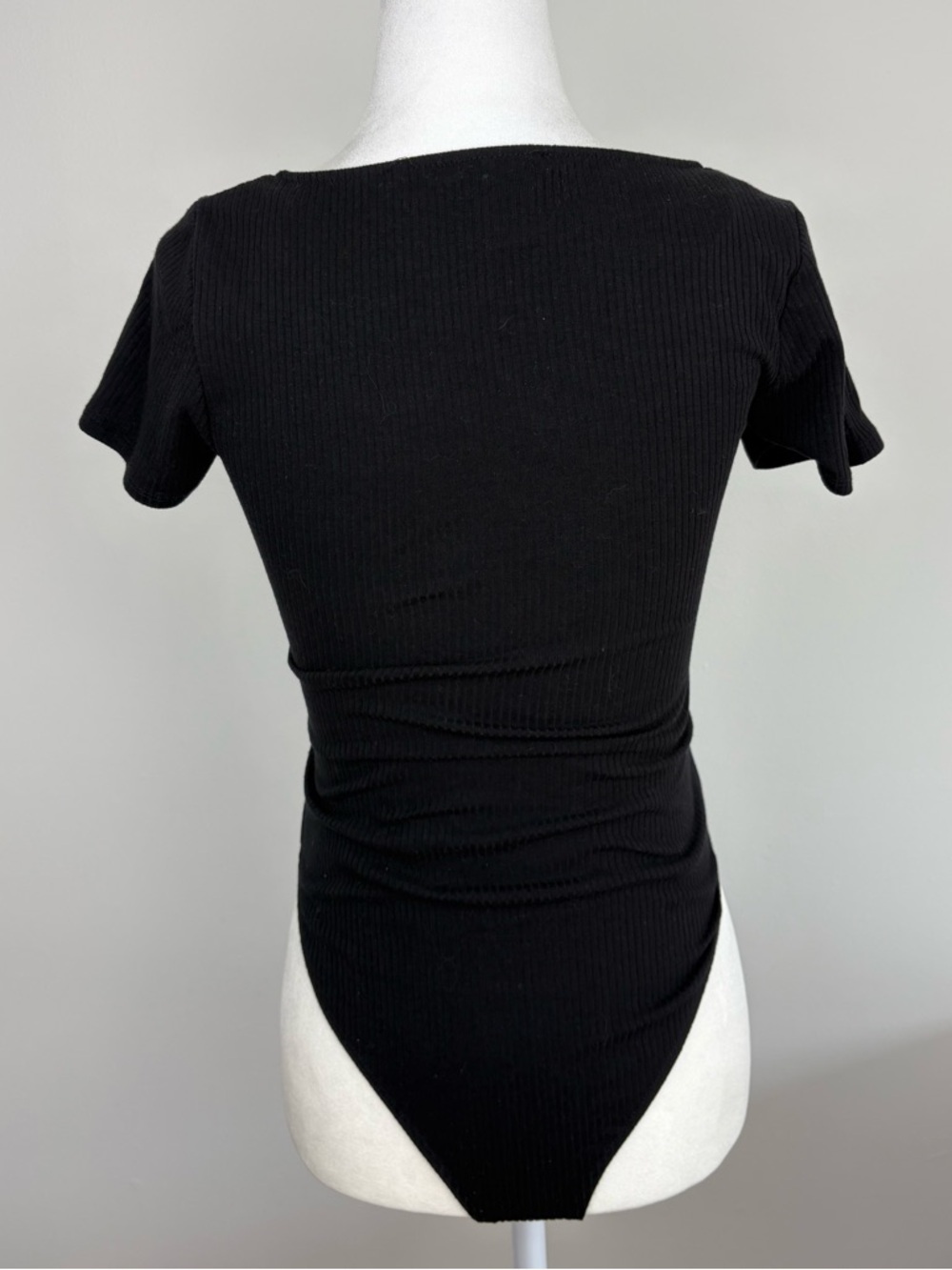 Forever 21 Black Ribbed Cut-Out Tie-Front Bodysuit Festival size Medium - Picture 3 of 8